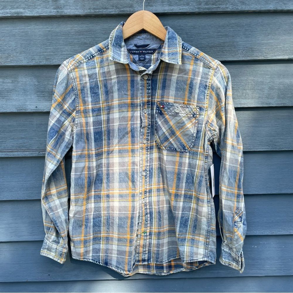 Tommy Hilfiger boys button up plaid shirt medium 12/14 NWT